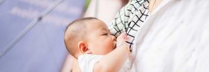 6 Helpful Tips for Breastfeeding in Public