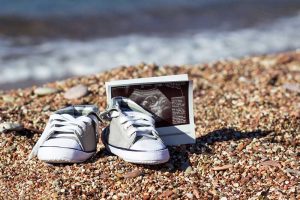 July Pregnancy Announcement Ideas: Red, White and Due! 4