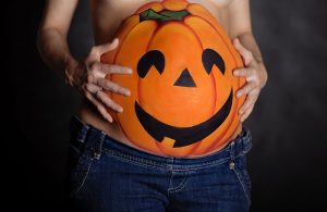 Cute Halloween-Themed Pregnancy Announcement Ideas 