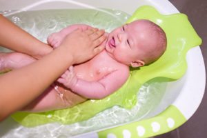 A New Parent’s Guide to Buying a Bathing Tub  9