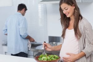 The Pros and Cons of a Low-Carb Diet During Pregnancy  1