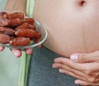 Eating Dates During Late Pregnancy for Labor Induction 1