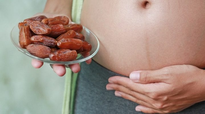 Eating Dates During Late Pregnancy for Labor Induction 1