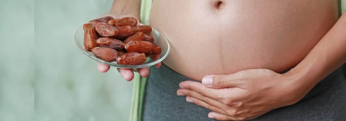 Eating Dates During Late Pregnancy for Labor Induction 1
