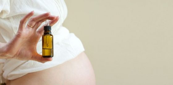 A Guide to Aromatherapy During Pregnancy 1