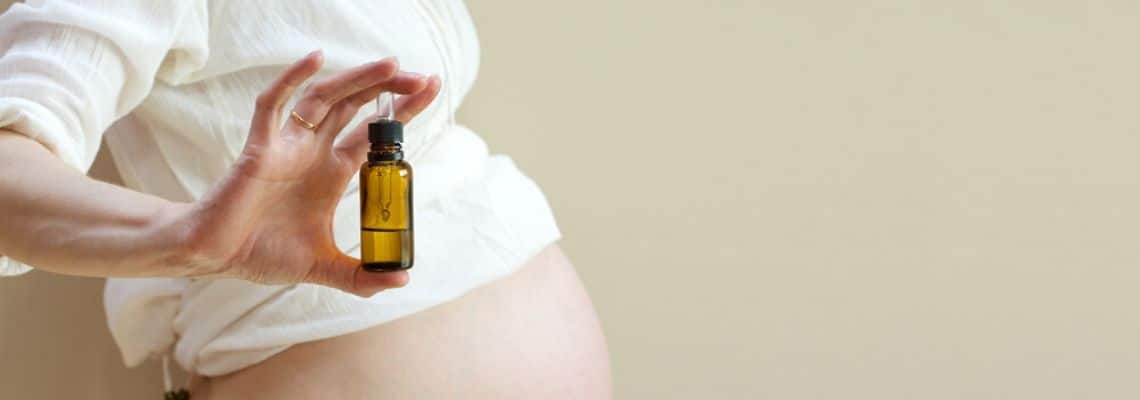 A Guide to Aromatherapy During Pregnancy 1