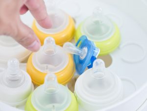 Helpful Bottle-Feeding Positions and Tips for New Parents 5