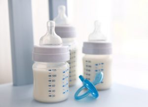 A New Parent’s Guide to Buying Baby Bottles 1